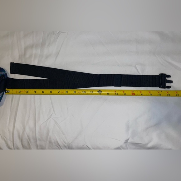 NWT PUMA FANNY PACK RHYTHM HIP SACK BLUE AND GREEN PLAID. - Picture 10 of 14